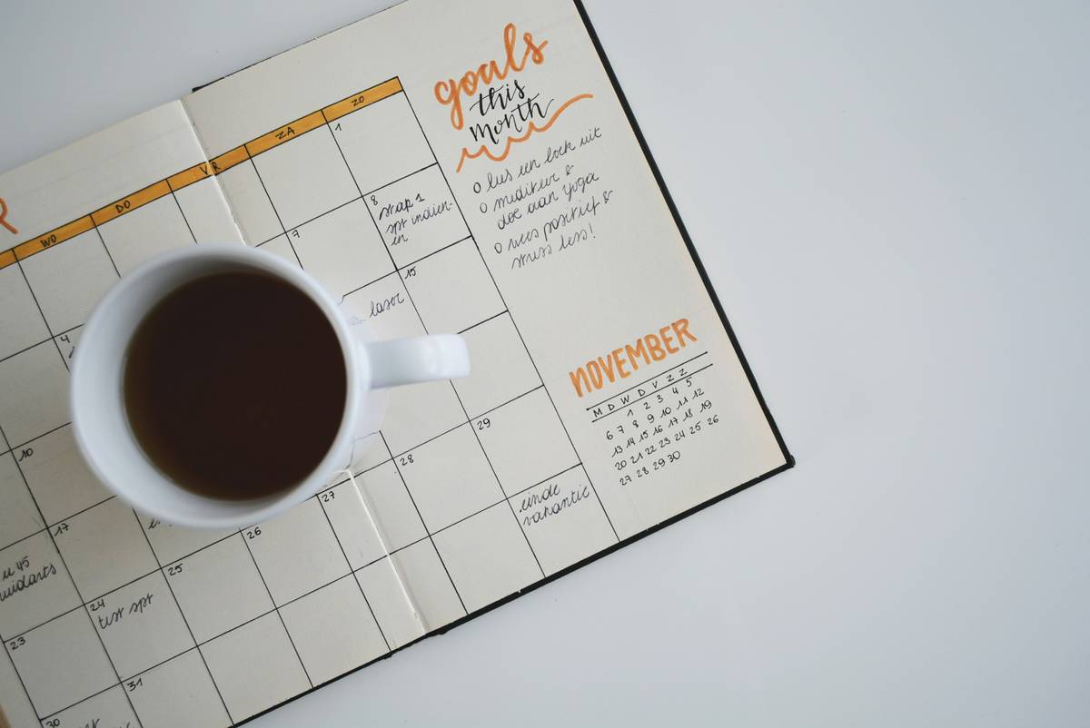 daily task organizer showing energy-based scheduling with three core tasks highlighted