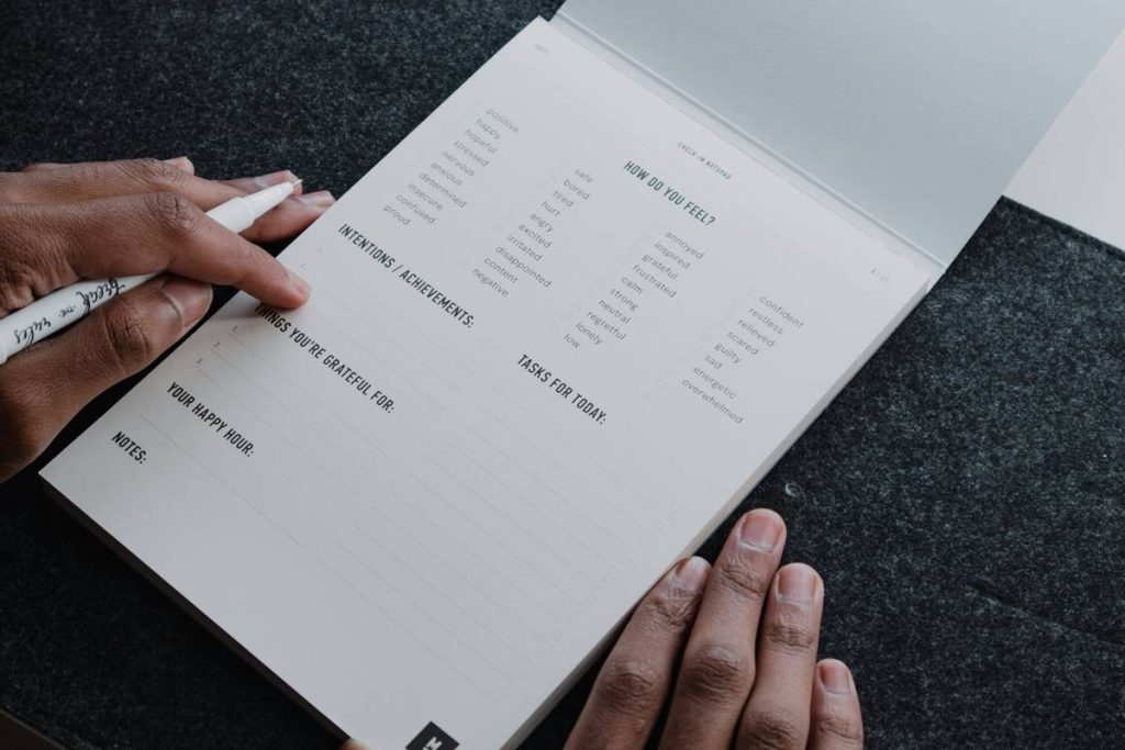 Why Your Daily Plan Tracker Isn’t Working (And How to Fix It)